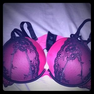 Torrid 46c pink and black lace push up plunge bra